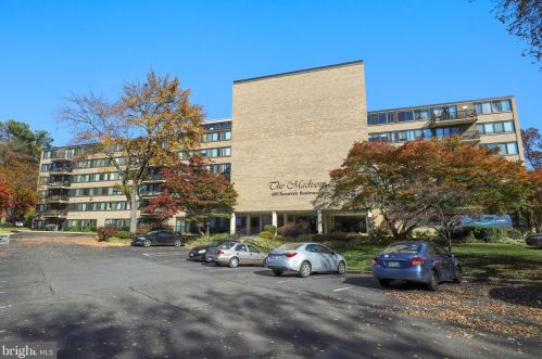 600 Roosevelt Blvd, Falls Church VA  22044-3148 exterior