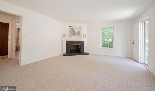 253 Pond Dr, Hockessin DE  19707-9241 exterior