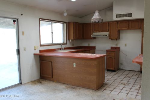 9955 Wolford Pl, Tucson, AZ 85749-9227