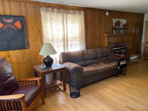 163 Broad St, Leetsdale, PA 15056-1130