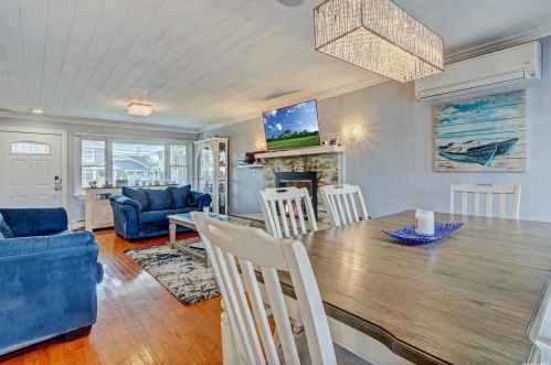 95 Midway St, Babylon NY  11702-4311 exterior