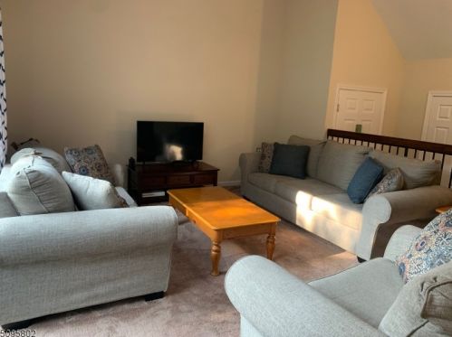 1602 Spruce Hills Dr, Glen Gardner, NJ 08826-3715