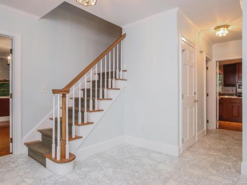29 Sherwood Ln, East Hampton, CT 06447-1457