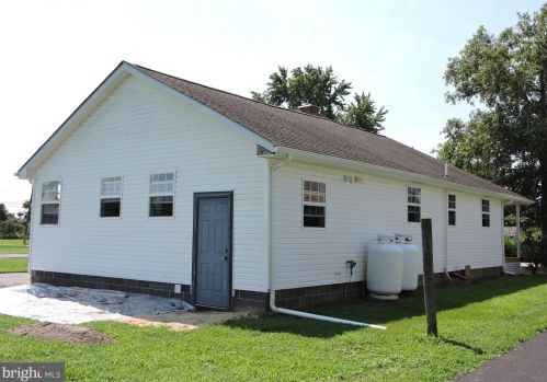 50 Bayview Ave, Frederica DE  19946-1301 exterior