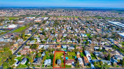 9665 Kent St, Elk Grove CA  95624-2432 exterior