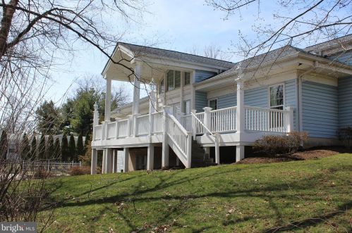 257 Chadwick Ct, Souderton PA  18964-2818 exterior