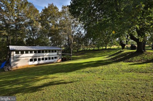 126 Dark Hollow Rd, Pipersville PA  18947-9369 exterior