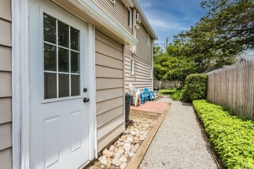 57 Grand Pl, Elwood NY  11731-3019 exterior