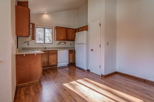 708 Doris Dr, Grass Valley CA  95945-5524 exterior