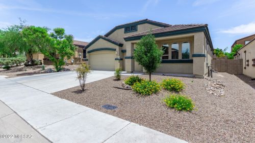 9922 Crook Ln, Tucson, AZ 85742-8651
