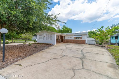 1135 Indian River Ave, Titusville, FL 32780-4216