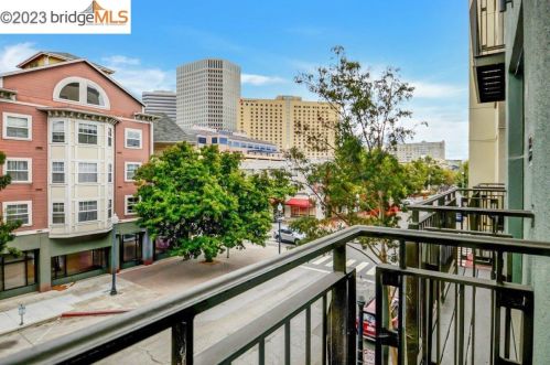 585 9th St, Oakland CA  94607-3838 exterior