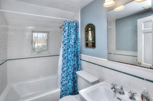 46 Woodway Ridge Ln, New Canaan, CT 06840-6543
