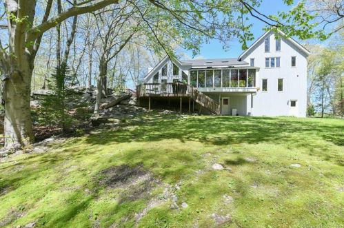 1 Elderberry Ln, Huntington CT  06484-3762 exterior