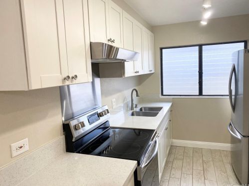 98-660 Moanalua Loop, Aiea, HI