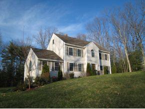 147 Appletree Rd, Auburn, NH 03032-3150