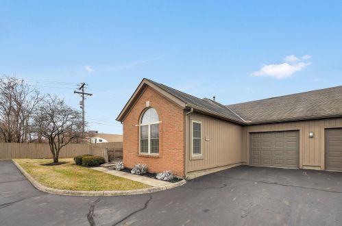 2423 Hooverside Ln, Darbydale, OH 43123-3936