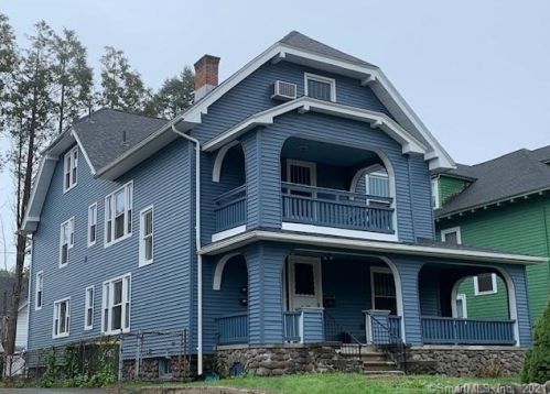 30 Crescent St, Waterbury CT  06710-1609 exterior