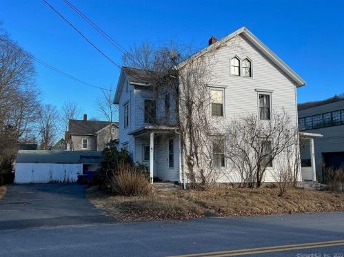 61 Maple St, Litchfield CT  06759-3101 exterior