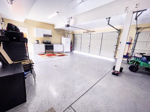 13570 Quartz Way, Lathrop CA  95330-9196 exterior