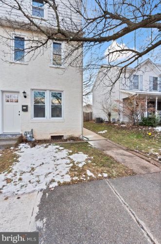1106 Center Ave, Pottstown, PA 19464-5804