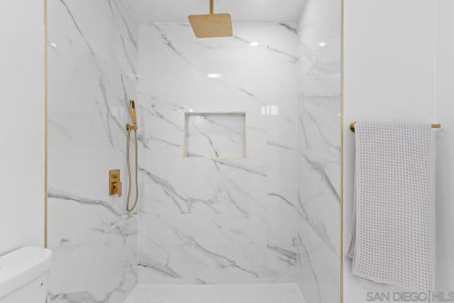 6841 Airoso Ave, San Diego CA  92120-5301 exterior