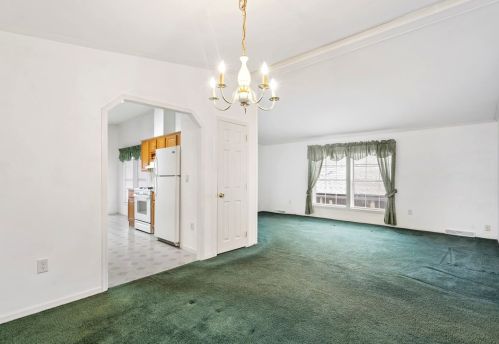 39367 Montour Ct, Pittsburgh PA  15239-2379 exterior