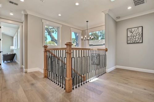 575 Beresford Ave, Redwood City CA  94061-4205 exterior