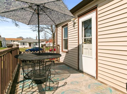 3610 Taylor Ave, Milwaukee WI 53207-3440 exterior