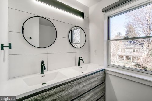 4624 Asbury Pl, Washington DC  20016-4325 exterior