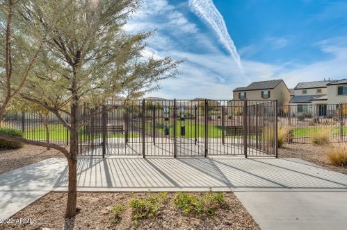 3929 79th Dr, Phoenix AZ  85043 exterior