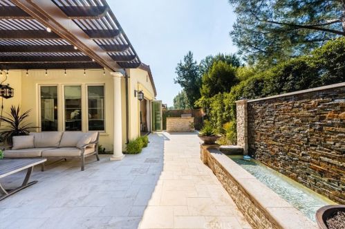 22 Shadybend, Irvine CA  92602-0844 exterior