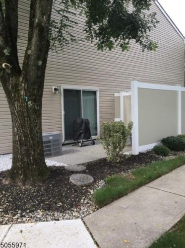 77 Gettysburg Way, Lincoln Park NJ  07035-1818 exterior