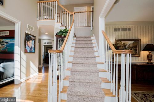 5 Warwick Ct, Wilmington, DE 19807-2581