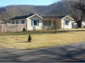 1532 Broad St, Elizabethton, TN 37643-6151