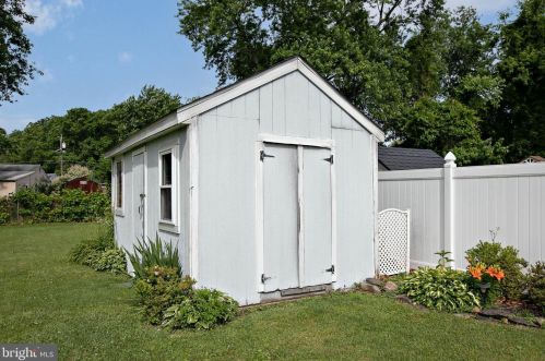 121 Hannold Blvd, West Deptford NJ  08096-1815 exterior