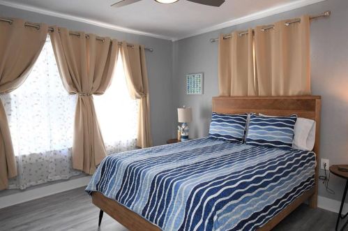 811 10 St, Galveston TX 77550-5118 exterior