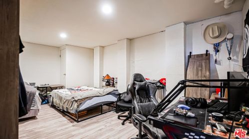 40321 Calle Rosalito, Santa Clarita CA  91390-1088 exterior