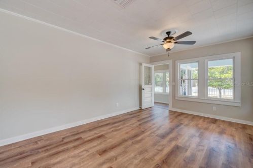 86 Anclote Rd, Tarpon Springs FL  34689-0070 exterior