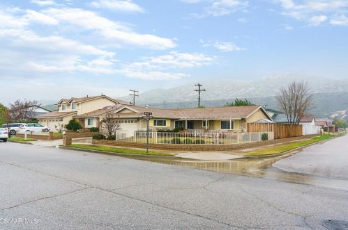 2040 Belhaven Ave, Simi Valley, CA 93063-3956