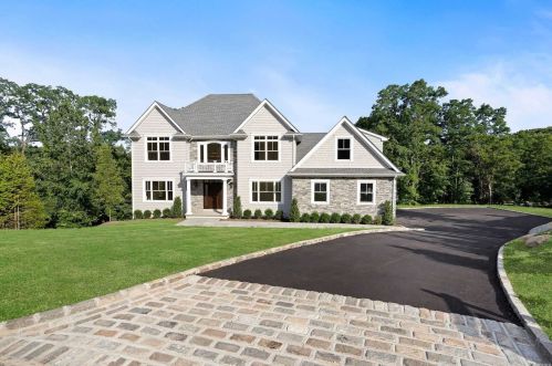 5 Krisdan Ct, Northport, NY 11768-4501