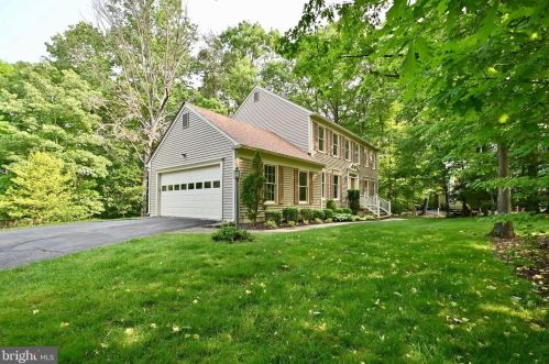 3299 Rollingwood Dr, Woodbridge, VA 22192-4436