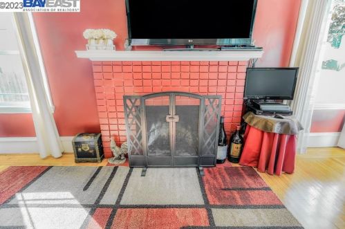 2708 Humboldt Ave, Oakland CA  94602-3635 exterior