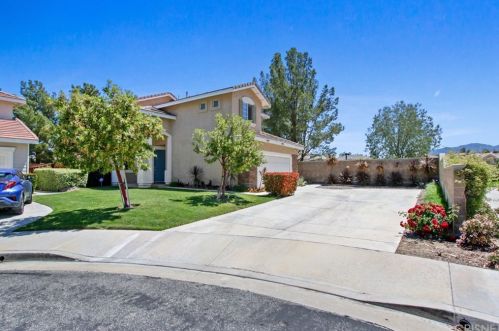 26726 Neff Ct, Santa Clarita, CA 91351-6925
