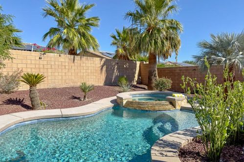 828 Mira Grande, Palm Springs CA  92262-1209 exterior
