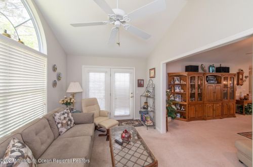 21 Oakmont Rd, Lakewood NJ  08701-5764 exterior