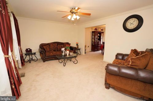 1941 Canyon Creek Rd, Gilbertsville PA  19525-7002 exterior