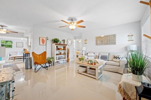 3251 Capri Rd, West Palm Beach, FL 33410-2428