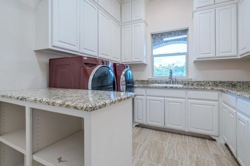 4004 Rothschild Dr, Lewisville TX  75022-5339 exterior