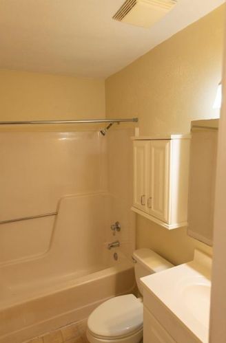 438 Vincent St, Cedar Hill TX 75104-9090 exterior